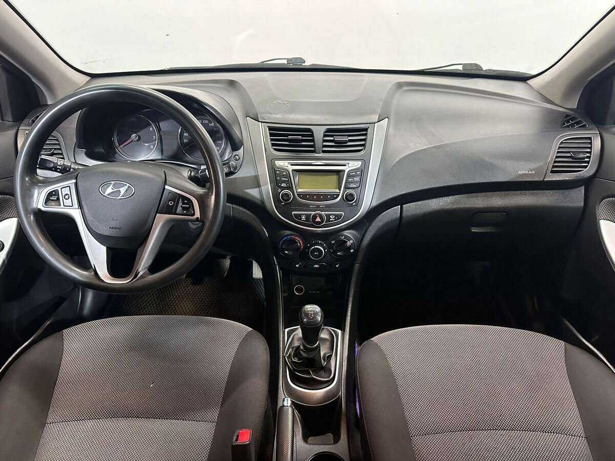 Купить Hyundai Solaris, 2013, 196 613 км, фото №9
