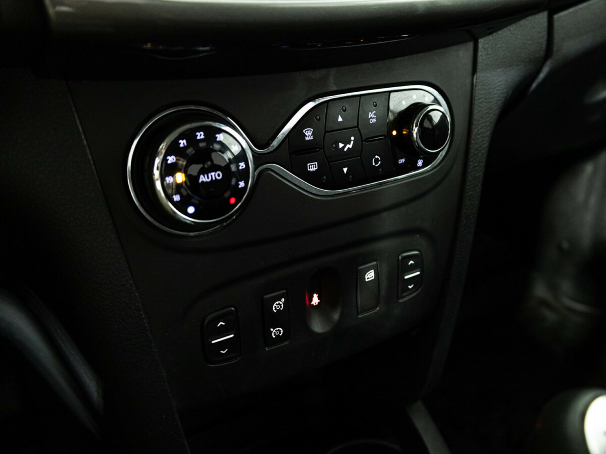 Купить Renault Logan II, 2014, 139 143 км, фото №14