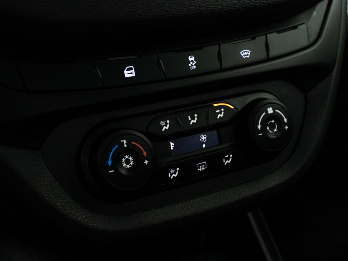 Купить Lada (ВАЗ) Vesta I, 2020, 59 276 км, фото №15