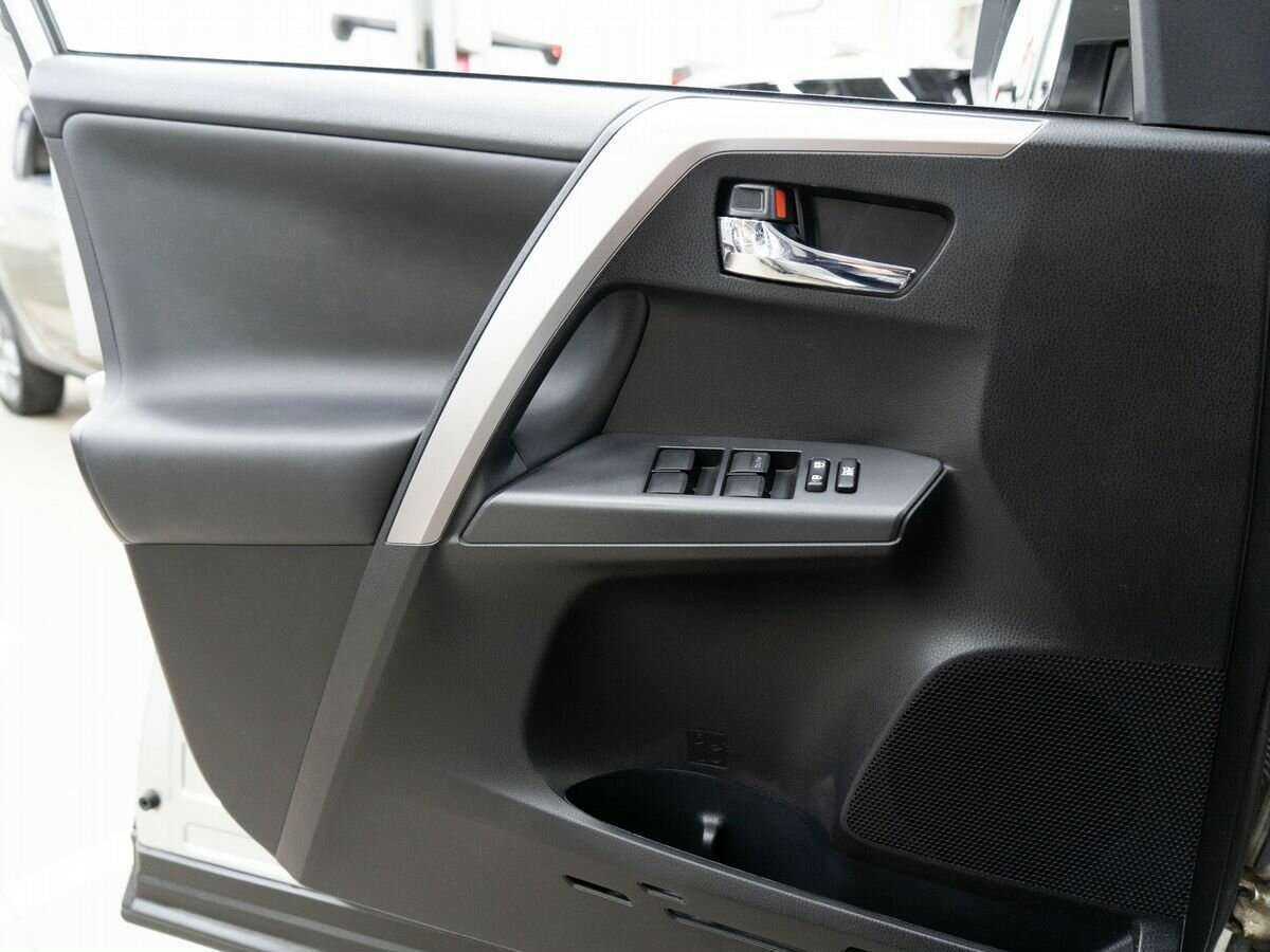 Купить Toyota RAV4, 2016, 45 000 км, фото №15