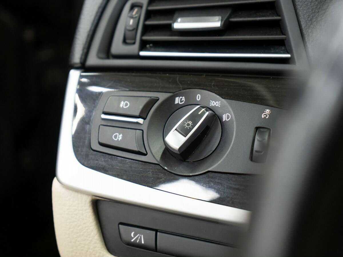 Купить BMW 5 серии 535i xDrive, 2012, 115 270 км, фото №17