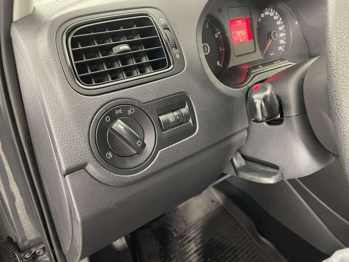 Купить Volkswagen Polo, 2013, 119 758 км, фото №9