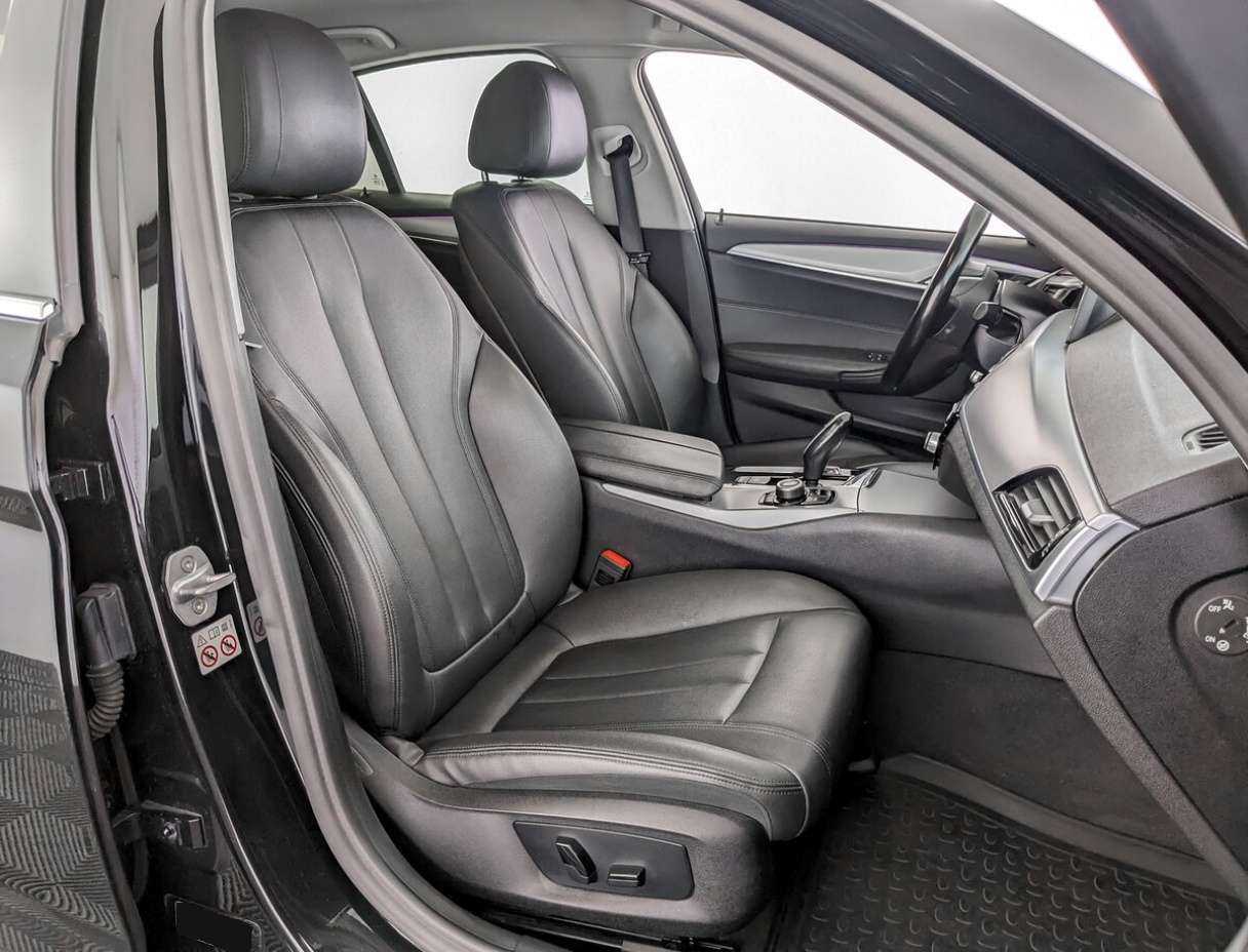 Купить BMW 5 серии 520i, 2018, 212 355 км, фото №19