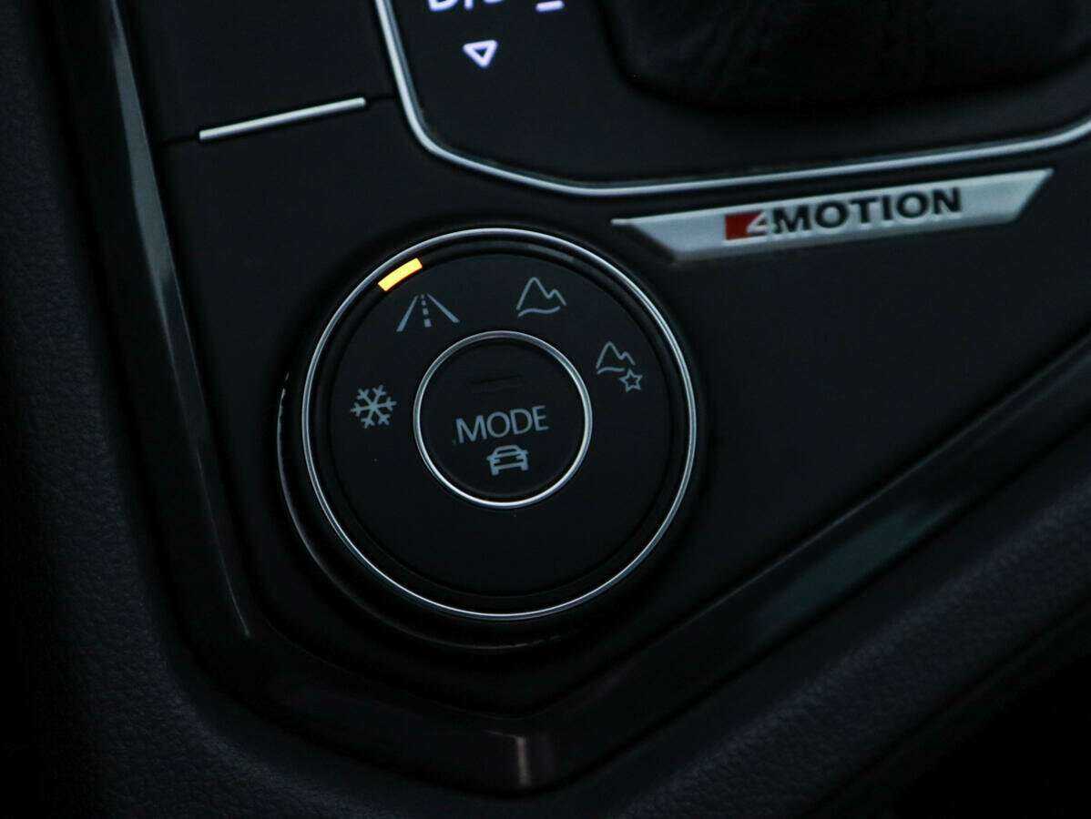 Купить Volkswagen Tiguan, 2018, 118 948 км, фото №15
