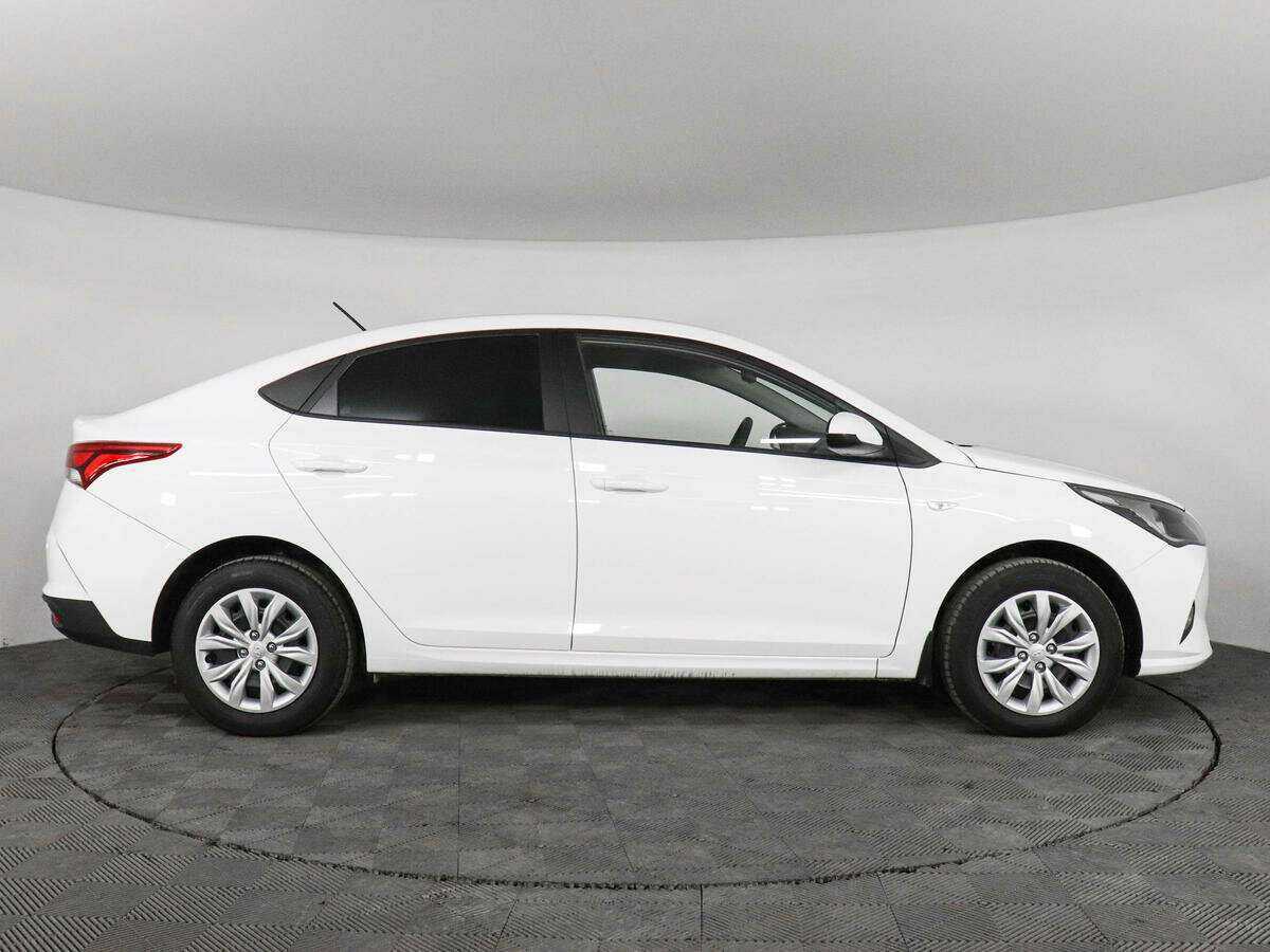 Купить Hyundai Solaris, 2022, 15 520 км, фото №4