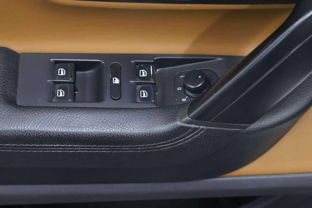 Купить Volkswagen Passat CC, 2013, 162 500 км, фото №8