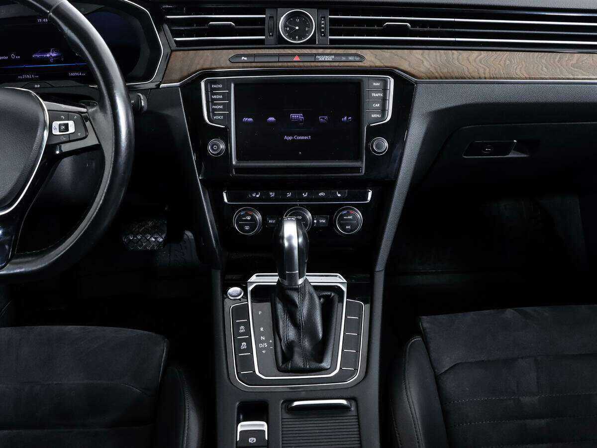 Купить Volkswagen Passat, 2016, 140 877 км, фото №13