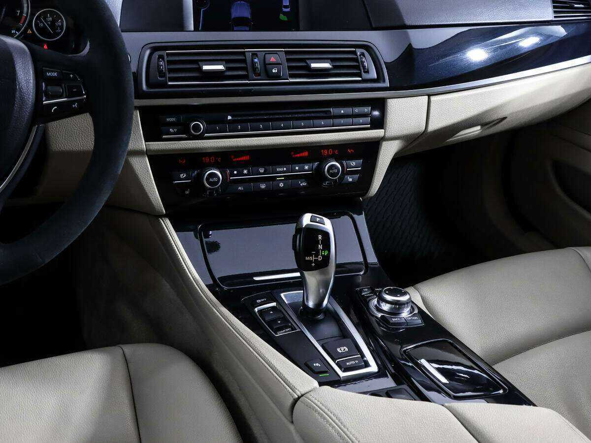 Купить BMW 5 серии 520i, 2012, 190 000 км, фото №15
