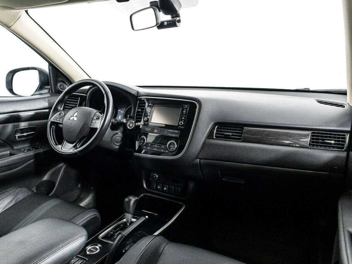Купить Mitsubishi Outlander, 2017, 190 759 км, фото №9