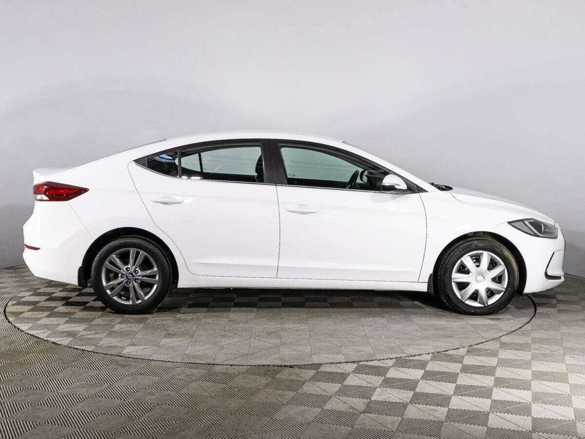 Купить Hyundai Elantra, 2016, 115 307 км, фото №4