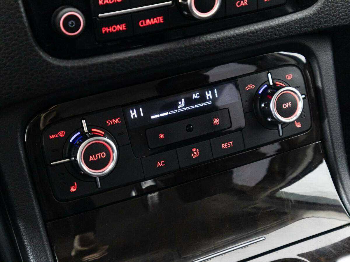 Купить Volkswagen Touareg, 2012, 356 649 км, фото №14