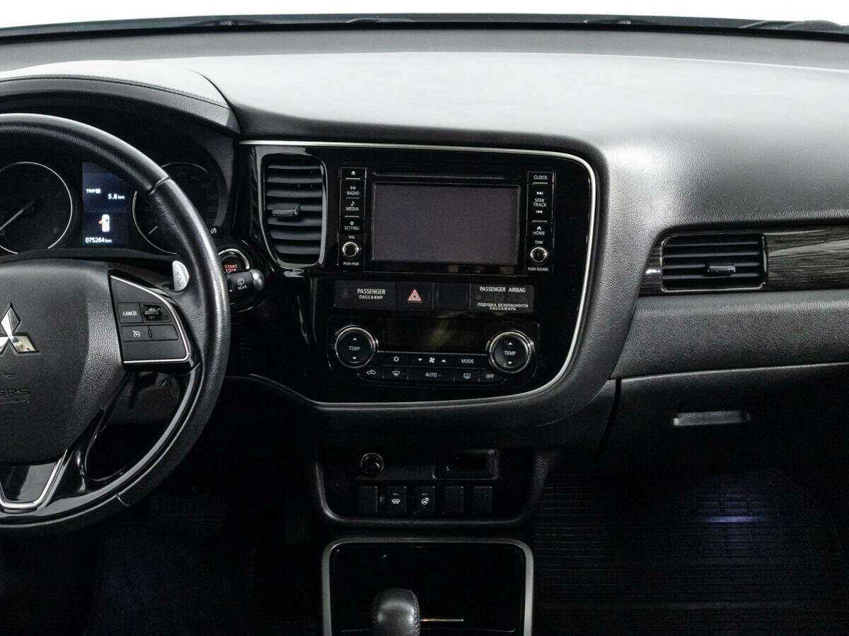 Купить Mitsubishi Outlander, 2017, 75 290 км, фото №14