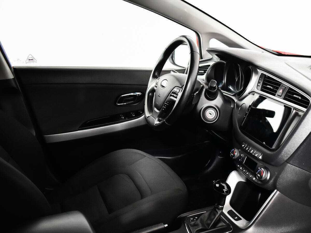 Купить Kia Ceed, 2017, 86 677 км, фото №9