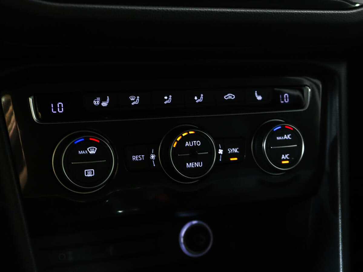 Купить Volkswagen Tiguan, 2017, 165 211 км, фото №16