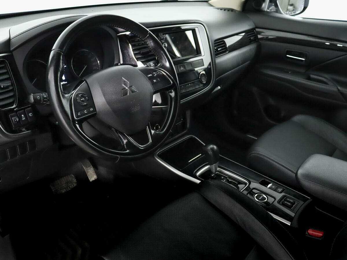Купить Mitsubishi Outlander, 2017, 153 940 км, фото №10