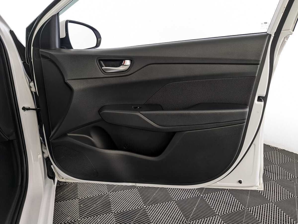 Купить Hyundai Solaris, 2022, 67 372 км, фото №21