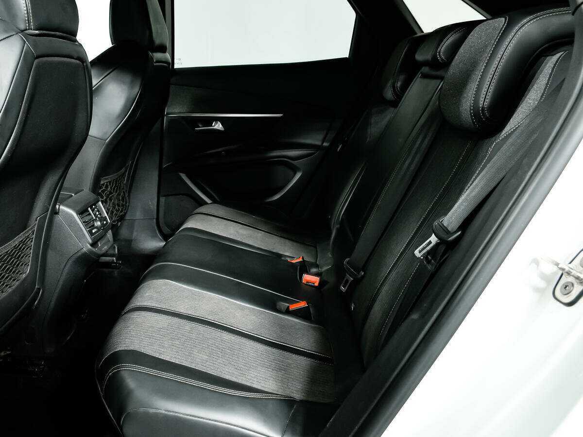 Купить Peugeot 3008, 2017, 106 500 км, фото №11