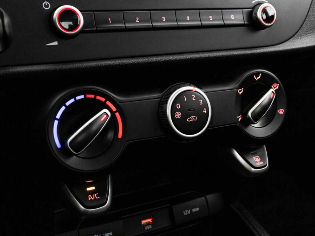 Купить Kia Rio, 2020, 119 129 км, фото №16