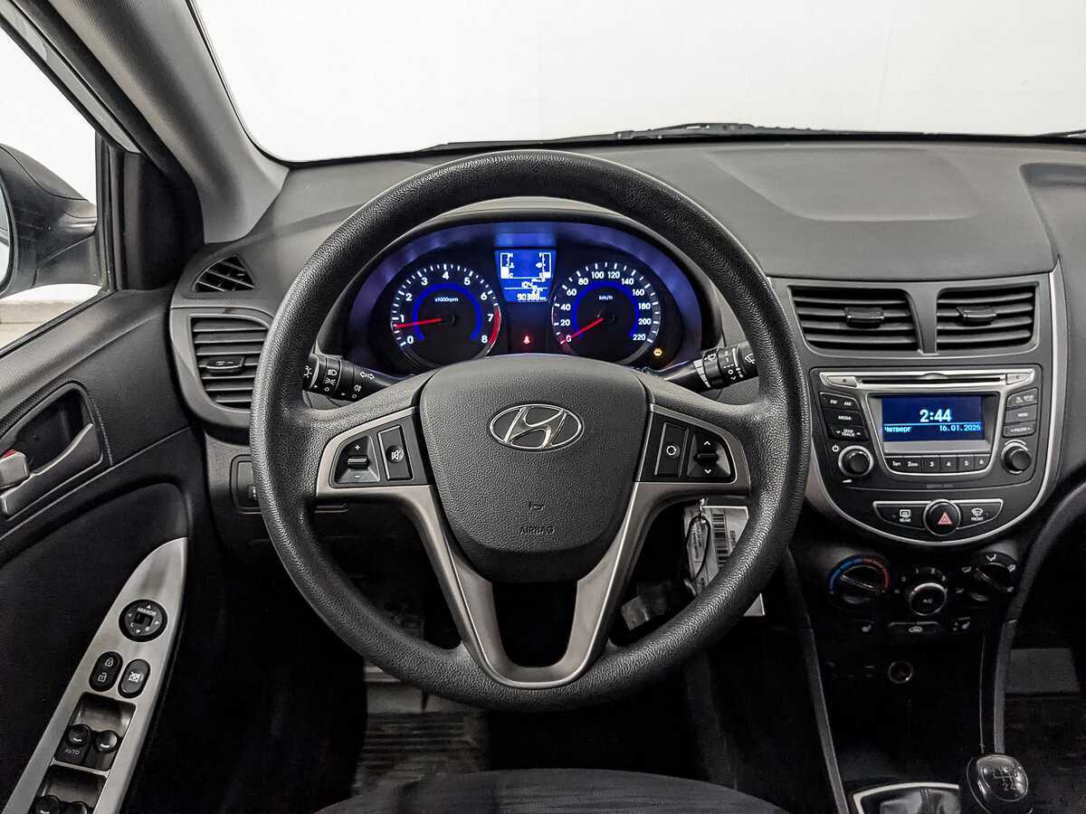 Купить Hyundai Solaris, 2015, 90 379 км, фото №20