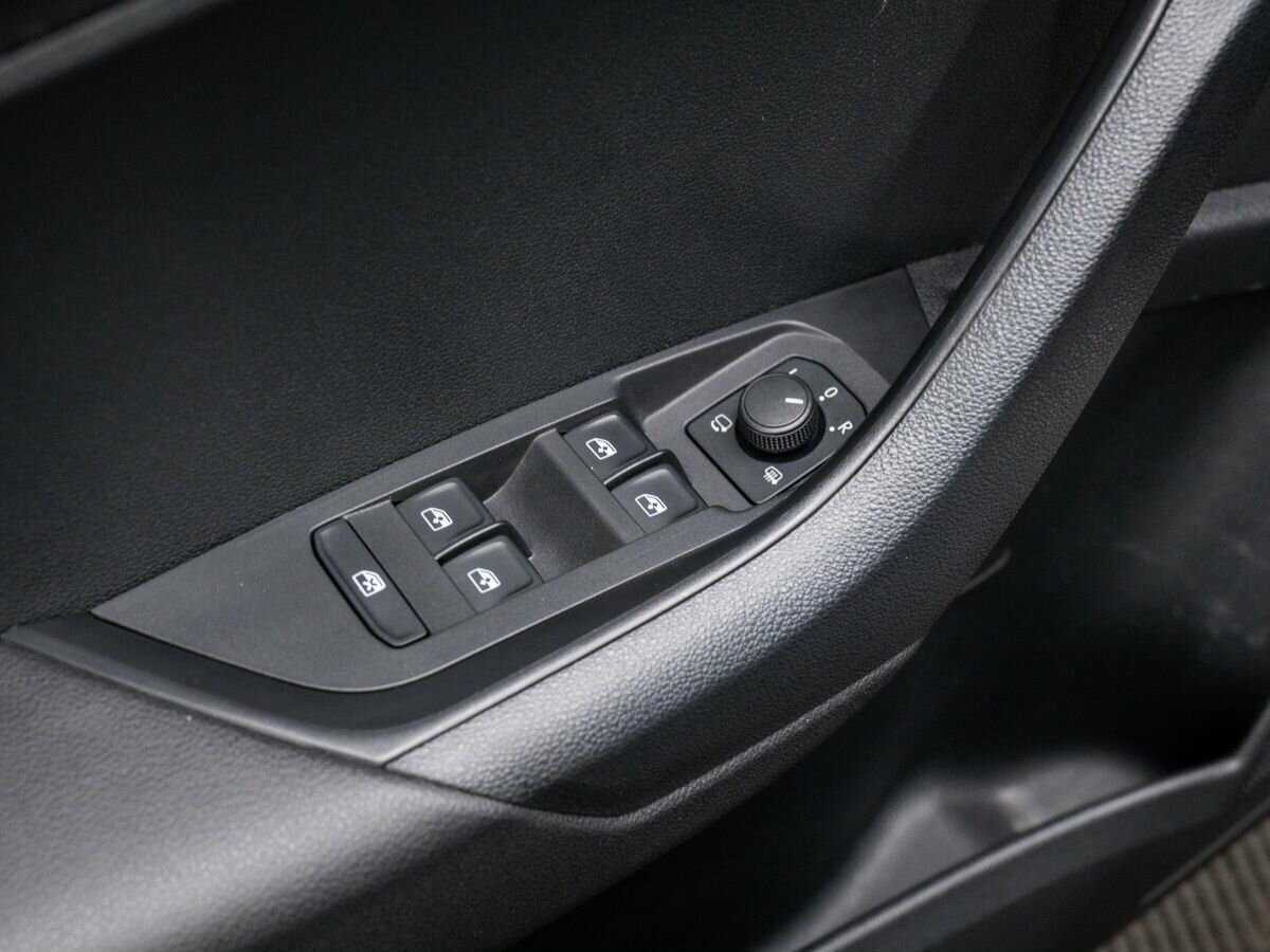 Купить Skoda Karoq, 2020, 84 000 км, фото №16