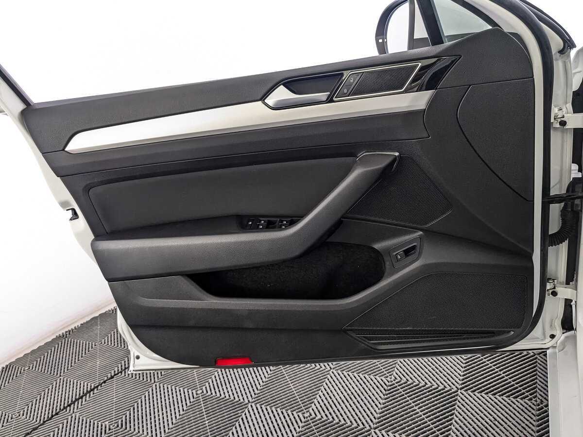 Купить Volkswagen Passat, 2019, 43 971 км, фото №16