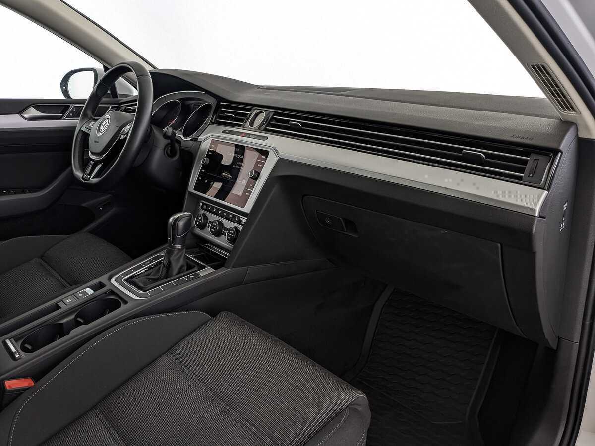 Купить Volkswagen Passat, 2019, 56 357 км, фото №13