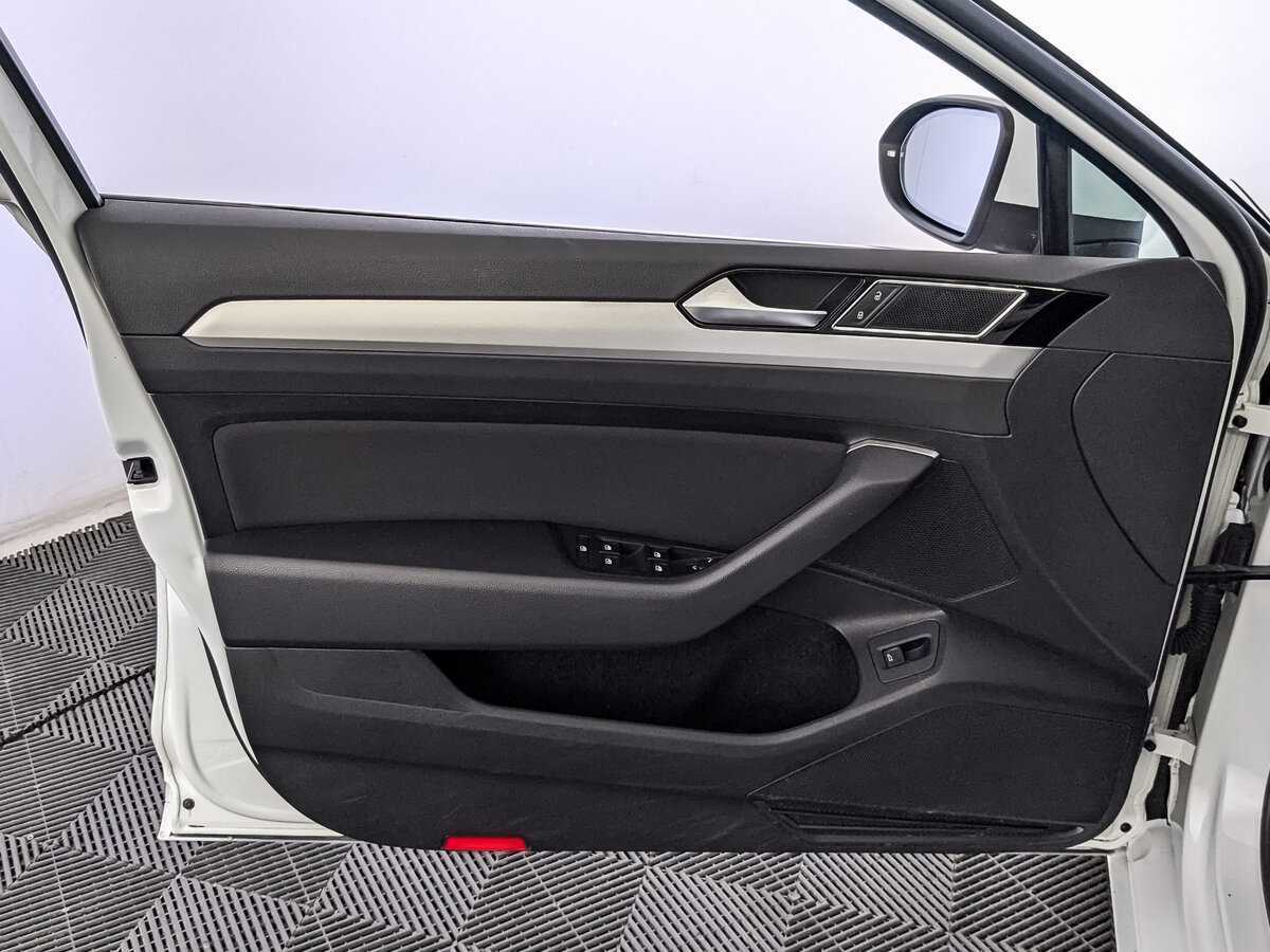 Купить Volkswagen Passat, 2019, 56 357 км, фото №19