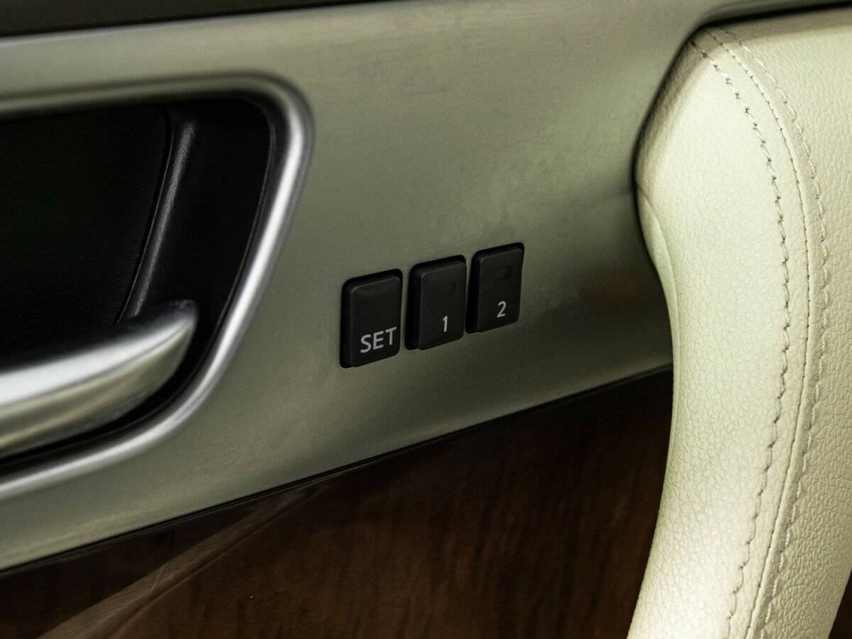 Купить Infiniti FX30d, 2012, 132 395 км, фото №17