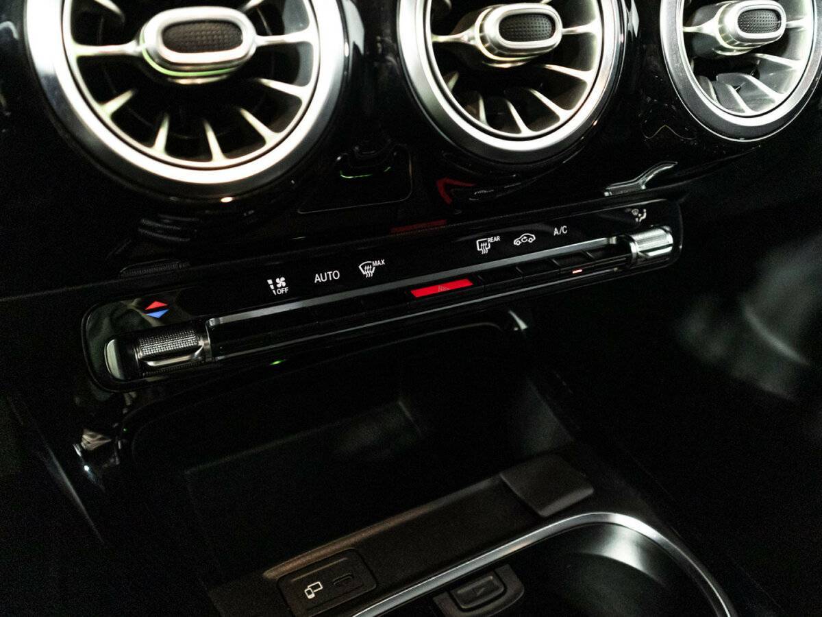 Купить Mercedes-Benz A-Класс 200, 2018, 94 000 км, фото №15