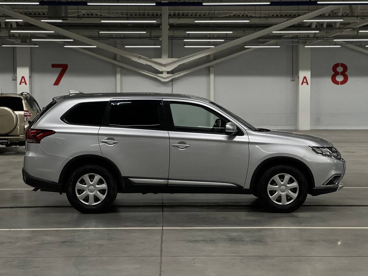 Купить Mitsubishi Outlander, 2017, 107 670 км, фото №4