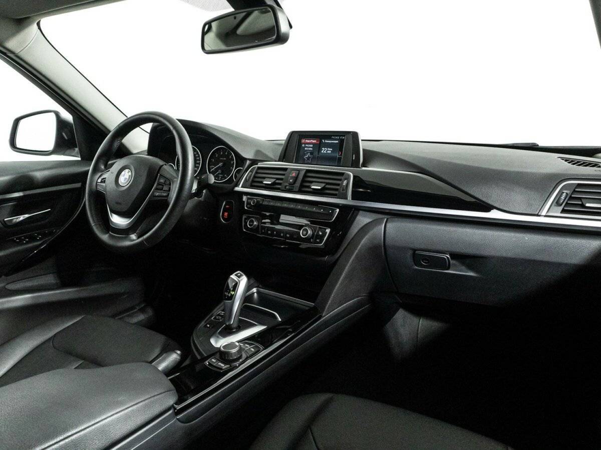 Купить BMW 3 серии 318i, 2017, 56 783 км, фото №9