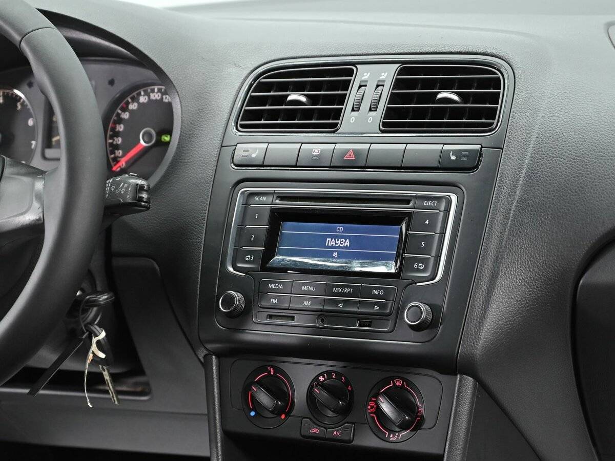 Купить Volkswagen Polo, 2017, 113 000 км, фото №9