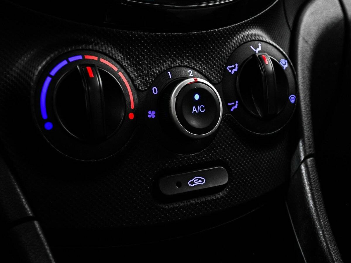 Купить Hyundai Solaris, 2012, 191 908 км, фото №14