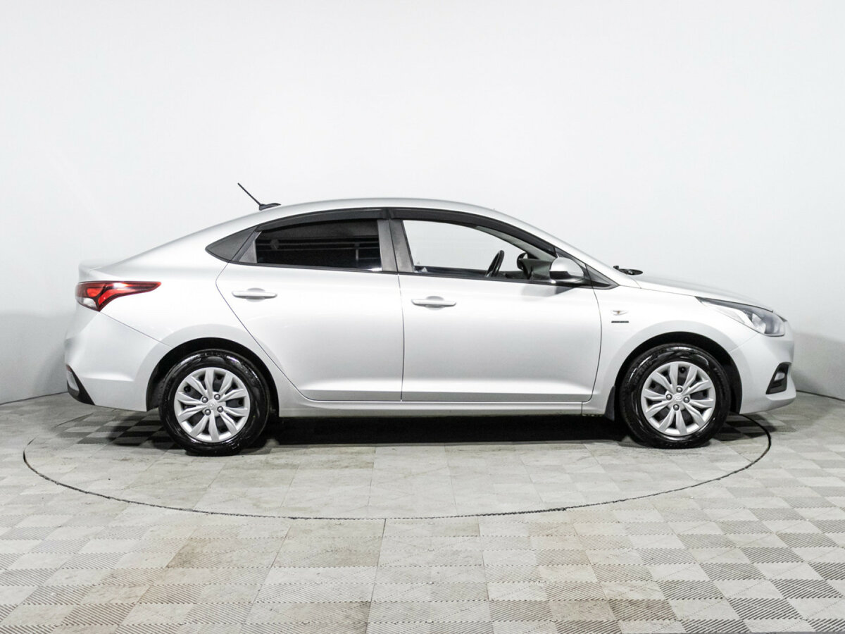 Купить Hyundai Solaris II, 2019, 129 351 км, фото №4