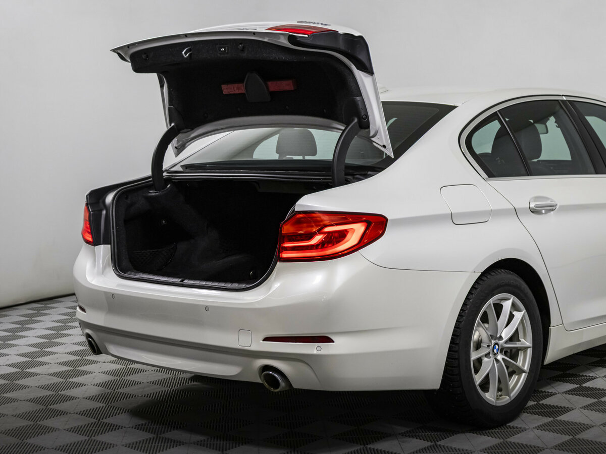Купить BMW 5 серии 520d VII (G30/G31/G38), 2017, 122 000 км, фото №17