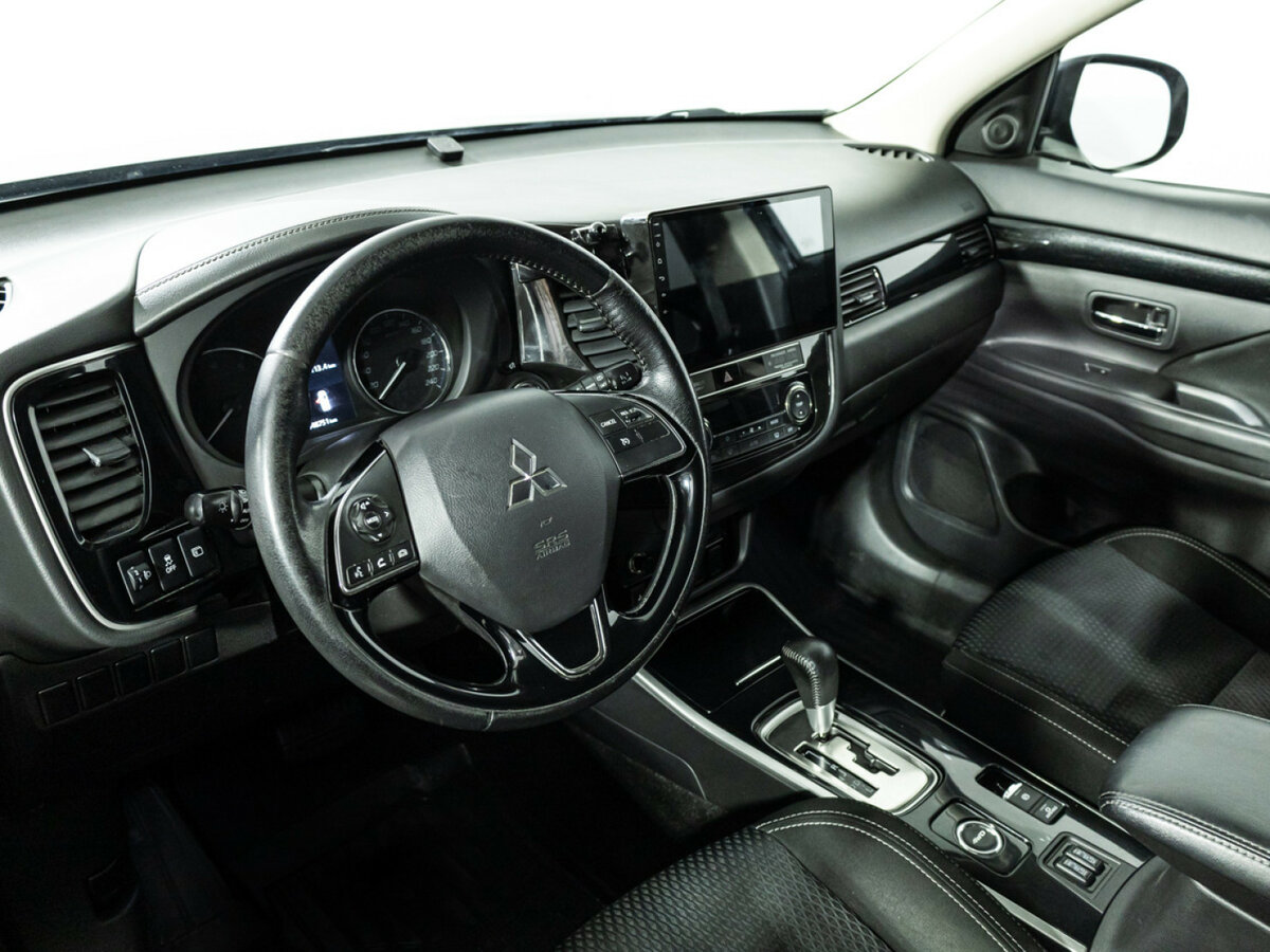 Купить Mitsubishi Outlander III Рестайлинг 3, 2018, 148 747 км, фото №11
