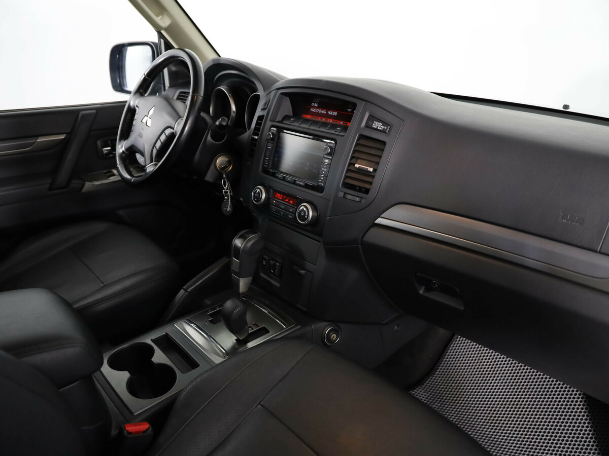 Купить Mitsubishi Pajero IV Рестайлинг 1, 2013, 288 593 км, фото №11
